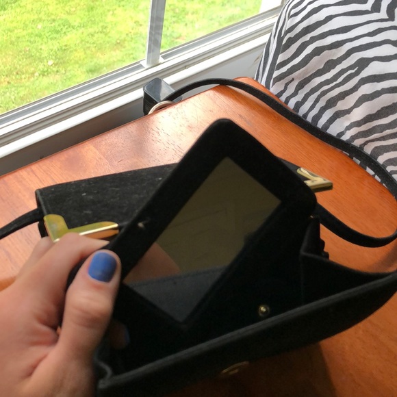 Black handbag with long strap - Picture 4 of 6